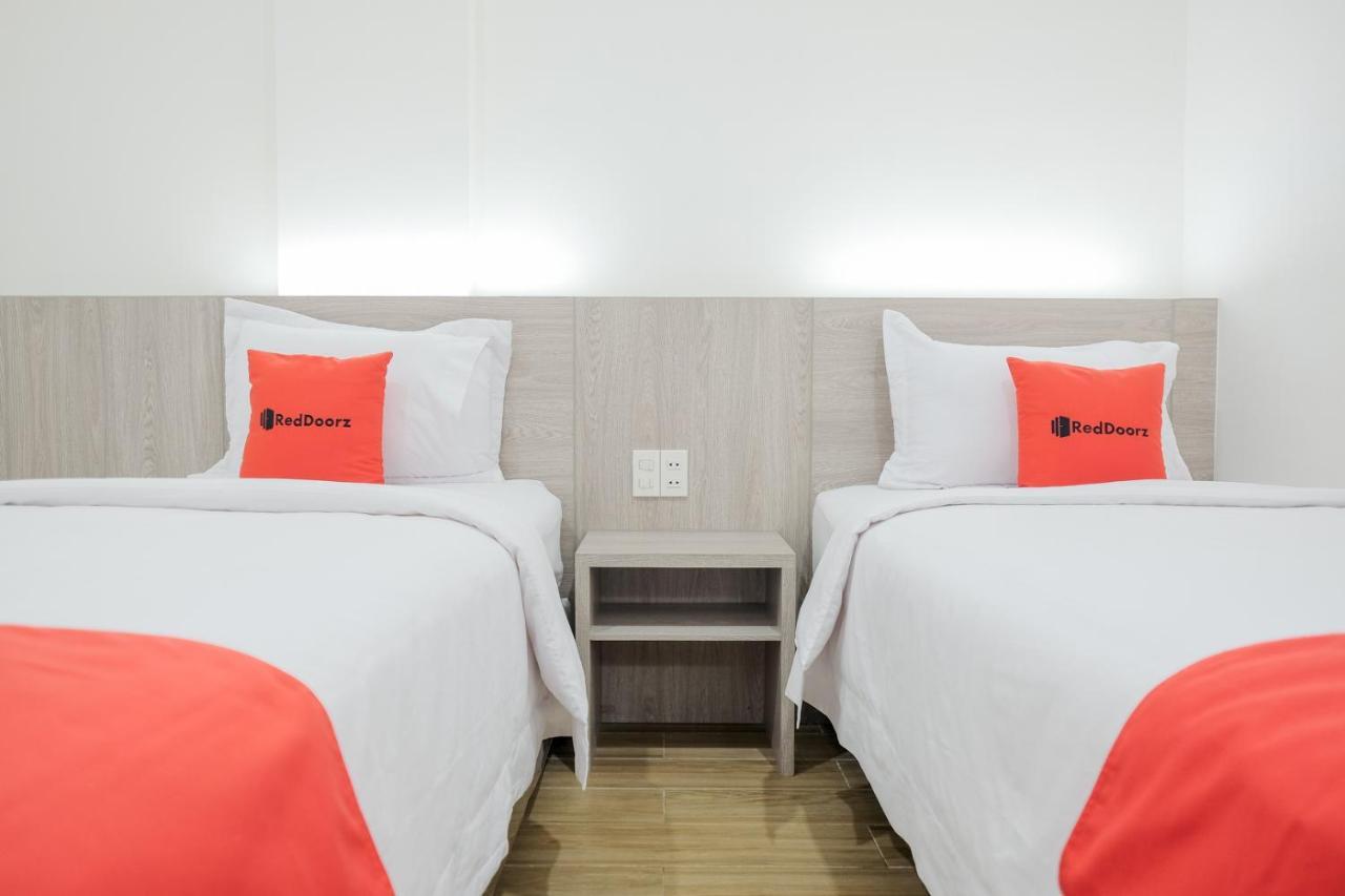 เรดดอร์ พลัส แอท จาลัน ฮวนดา เมดาน Hotel ภายนอก รูปภาพ